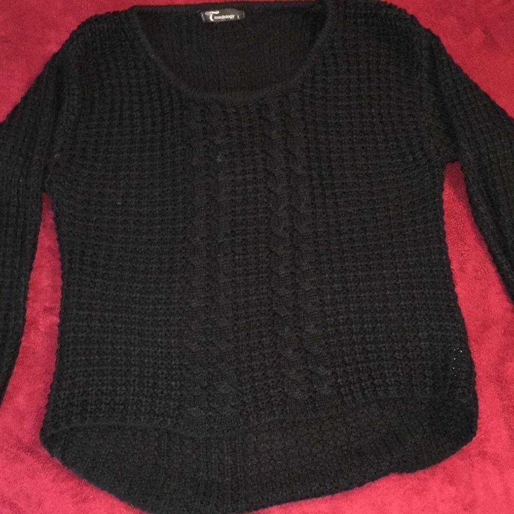 🛍 Black sweater